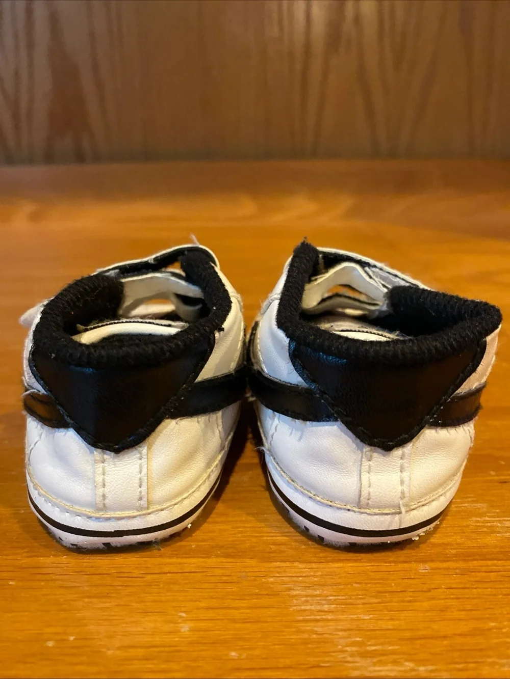 Nike Baby Shoes Size 2 Soft Bottom White Black Straps
